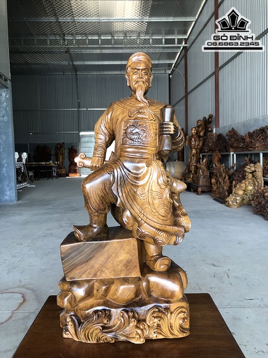 Tượng Trần Quốc Tuấn Gỗ Bách Xanh Cao 82  Ngang  40 Sâu 24 (cm)