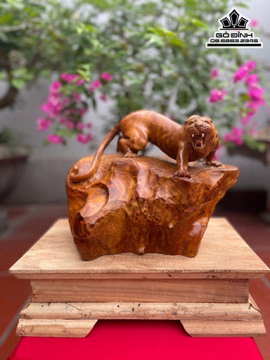 Tượng Báo Săn Mồi Gỗ Hương Liền Khối Cao 24 Ngang 34 Sâu 22 (cm)