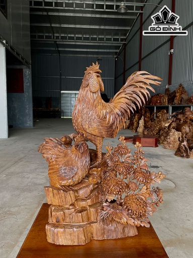 Tượng Gia Đình Gà Gỗ Bách Xanh Cao 75 Ngang 55 Sâu 35 (cm)