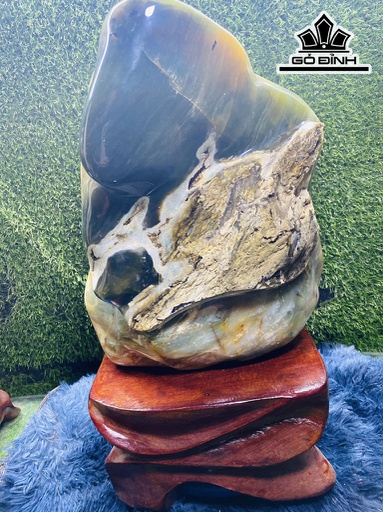 Tác Phẩm Đá Ngọc Lục Bảo 23kg