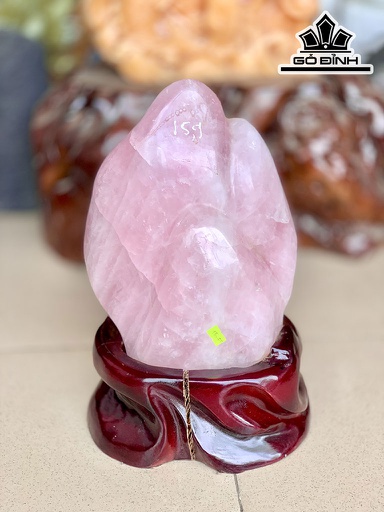 Tác Phẩm Đá Thạch Anh Hồng Cao 40 Ngang 22 (cm) 15,77kg