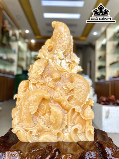 Tác Phẩm Cá Chép Vượt Vũ Môn Đá Ngọc Hoàng Long Cao 87 Ngang 36 (cm)