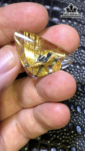 Mặt Trơn Hoa Thị Đá Thạch Anh Tóc Vàng Cao 21 Ngang 31 Sâu 6,5 (mm) 5,8gr