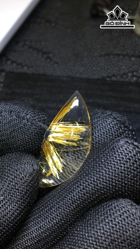 Mặt Trơn Hoa Thị Đá Thạch Anh Tóc Vàng Cao 30,7 Ngang 14,4 Sâu 6,5 (mm) 3,7gr