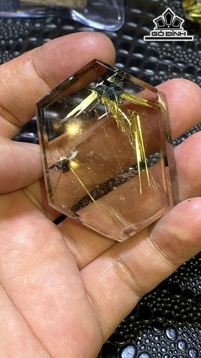 Mặt Trơn Hoa Thị Đá Thạch Anh Tóc Vàng Cao 55 Ngang 38,5 Sâu 11,3 (mm) 48gr