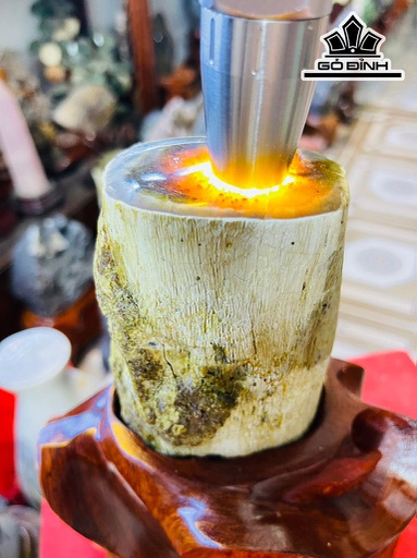 Tác Phẩm Gỗ Hóa Ngọc Cao 25 (cm) 2,2kg