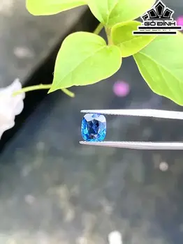 Viên Ngọc Đá Spinel Xanh Cao 7,7 Ngang 6,3 Sâu 3,3 (mm) 1,37cts