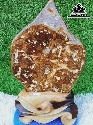 Tác Phẩm Đá Mã Não Cao 41 Ngang 25 (cm) 5kg