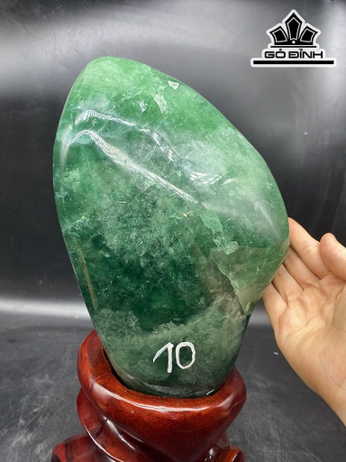 Tác Phẩm Đá Flourite Cao 38 Ngang 18 Sâu 12 (cm) 10kg