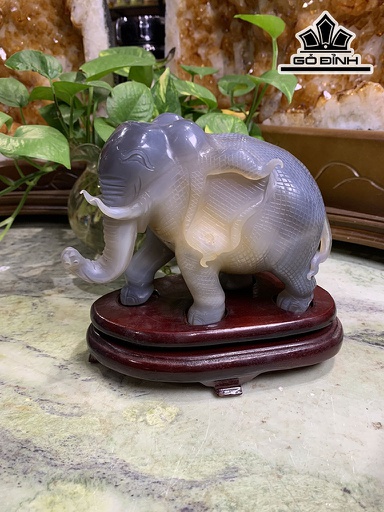 Voi Ngọc Đá Mã Não Cao 17 Ngang 18 Sâu 10 (cm) 1,9kg