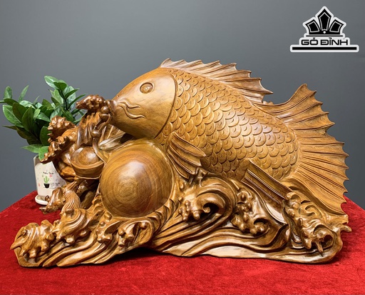 Tượng Cá Chép Ngậm Ngọc Gỗ Ngọc Am Cao 31 Ngang 52 Sâu 23 (cm)