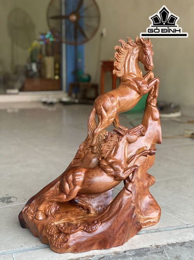 Tượng Song Mã Uyên Ương Gỗ Hương Cao 64 Ngang 50 Sâu 35 (cm)