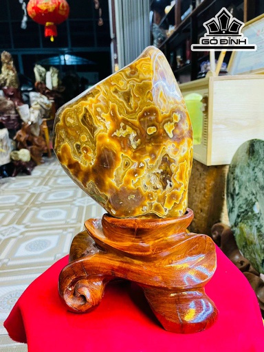 Tác Phẩm Đá Mã Não Cao 31 (cm) 2,4kg