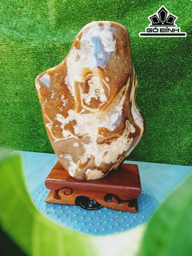 Tác Phẩm Đá Mã Não Cao 29 Ngang 18 (cm) 4kg