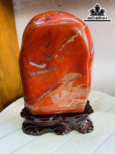 Tác Phẩm Đá Jatpo Đỏ Cao 25 Ngang 15 (cm) 4,8kg