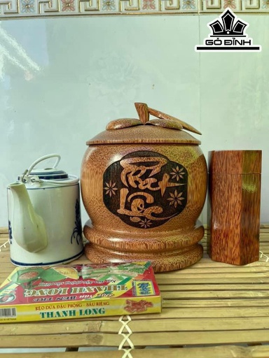 Vỏ Bình Giữ Nhiệt Nắp Măng Cụt Khắc Chữ Phát Lộc Gỗ Dừa Loại 0,8 Lít