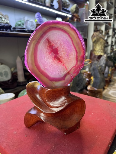 Tác Phẩm Đá Mã Não Cao 21 (cm) 0,6kg