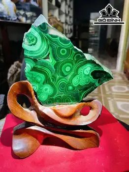 Tác Phẩm Đá Malachite Cao 20 (cm) 0,8kg