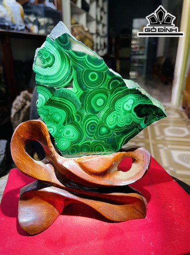 Tác Phẩm Đá Malachite Cao 20 (cm) 0,8kg