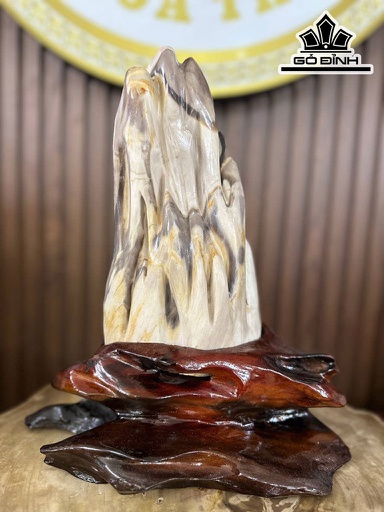Tác Phẩm Gỗ Hóa Thạch Cao 34 Ngang 28 (cm) 2,8kg