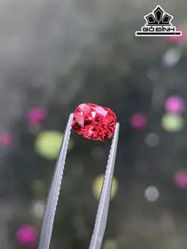 Viên Đá Spinel Cao 6,6 Ngang 5,2 Sâu 4,5 (mm) 1,46cts