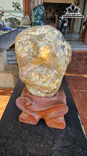 Tác Phẩm Đá Mã Não Đa Sắc Cao 43 Ngang 20 (cm) 13kg