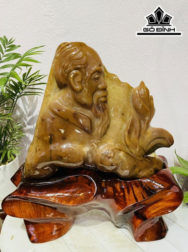 Tác Phẩm Chân Dung Bác Hồ Đá Mã Não Vàng Cao 35 Ngang 30 (cm) 8,2kg