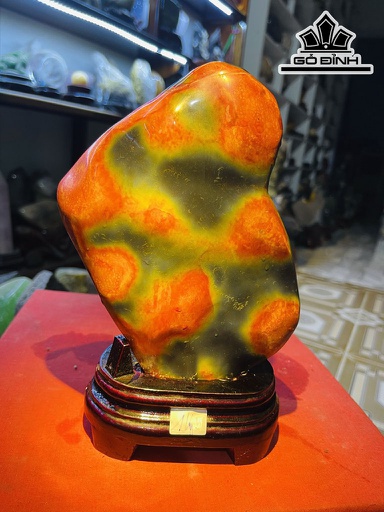 Tác Phẩm Đá Mã Não Cao 23 (cm) 1,5kg