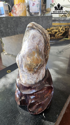 Tác Phẩm Gỗ Hóa Ngọc Cao 28 Ngang 11 (cm) 4kg