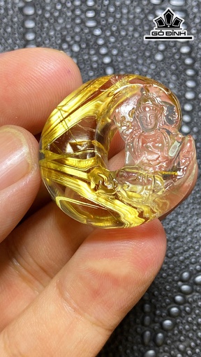 Mặt Dây Chuyền Quan Âm Tọa Nguyệt Đá Thạch Anh Tóc Vàng Cao 30,9 Ngang 30 Sâu 11,9 (mm) 13g