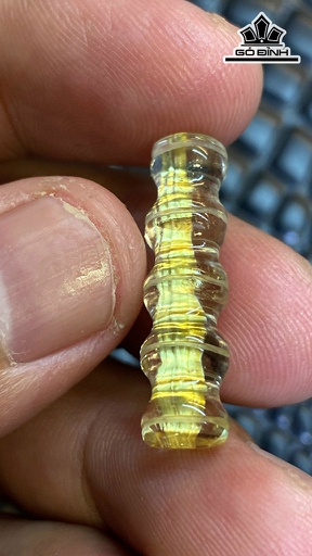 Mặt Dây Chuyền Đốt Trúc Đá Thạch Anh Tóc Vàng Cao 27 Ngang 7 (mm) 2,2g