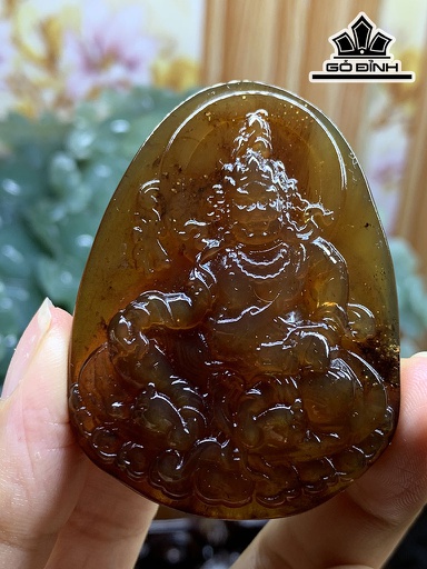 Mặt Dây Chuyền Hoàng Thần Tài Bảo Thiên Đá Hổ Phách Cao 57 Ngang 43 Sâu 16,6 (mm) 25g