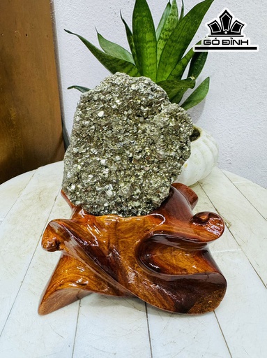 Vàng Găm Tinh Thể Đá Pyrite Cao 17 Ngang 10 (cm) 1,7kg