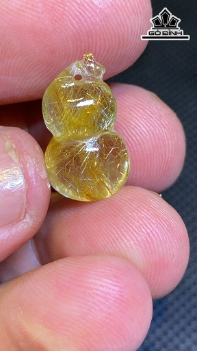 Mặt Dây Chuyền Hồ Lô Đá Thạch Anh Tóc Vàng Cao 18 Ngang 10,8 Sâu 8,6 (mm) 2,1g