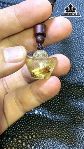 Mặt Dây Chuyền Kim Nguyên Bảo Đá Thạch Anh Tóc Vàng Cao 20 Ngang 21 Sâu 11,6 (mm) 8,8g