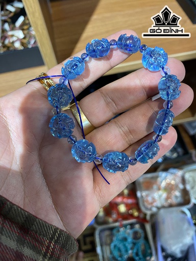 Vòng Tay Đá Aquamarine Chạm Hoa Sen Cao 13,5 Ngang 7,8 (mm) 26g