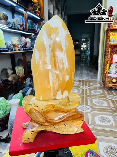 Tác Phẩm Đá Ngọc Hoàng Long Cao 40 (cm) 5,5kg