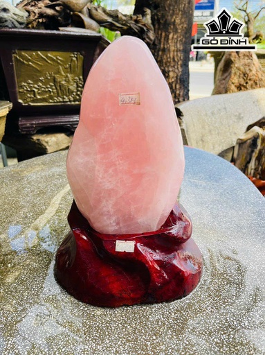 Tác Phẩm Đá Thạch Anh Hồng Cao 30 (cm) 5,5kg