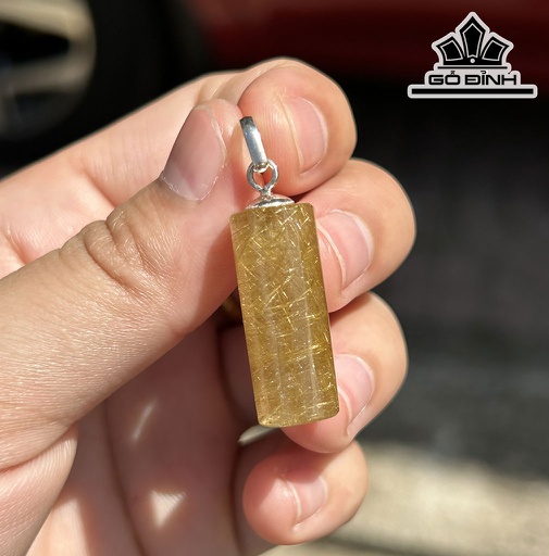 Mặt Dây Chuyền Trụ Đá Thạch Anh Tóc Vàng Cao 2 Đường Kính 0,9 (cm) 5,3g
