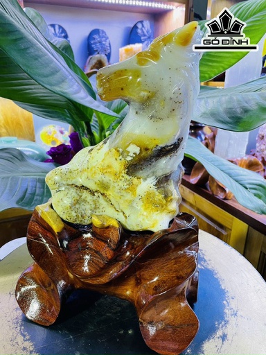 Tác Phẩm Bạch Mã Đá Mã Não Cao 33 Ngang 17 (cm) 4kg