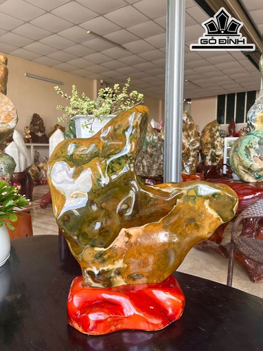 Tác Phẩm Đá Canxedon Đa Sắc Cao 54 Ngang 46 Riêng Đá Cao 45 (cm) 18,5kg