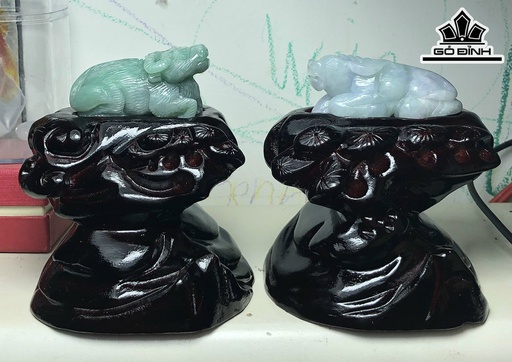 Song Trâu Đá Cẩm Thạch Cao 51 - 56,3 Ngang 23,6 - 27 Sâu 28 - 25,4 Đế Cao 39 (cm) 51-52g