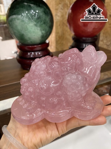 Cụ Thiềm Thừ Tài Bảo Đá Thạch Anh Hồng Cao 14 Ngang 10 Sâu 8,8 (cm) 1,46kg