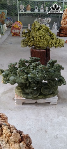 Tác Phẩm Bát Mã Phi Thiên Đá Serpentine Sùng Đô Cao 42 Ngang 78 (cm) 68kg