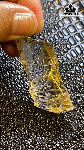 Mặt Dây Chuyền Đốt Trúc Đá Thạch Anh Tóc Vàng Cao 48 Ngang 24,6 Sâu 13,6 (mm) 26g