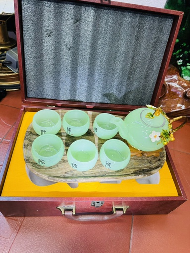 Bộ Bình Ly Đá Onyx Xanh Bình Cao 18 Ly Cao 8 Khay Gỗ Hóa Thạch Dài 32 Ngang 20 (cm)