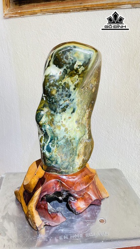 Tác Phẩm Đá Canxedon Xanh Cao 42 Ngang 19 (cm) 12,3kg