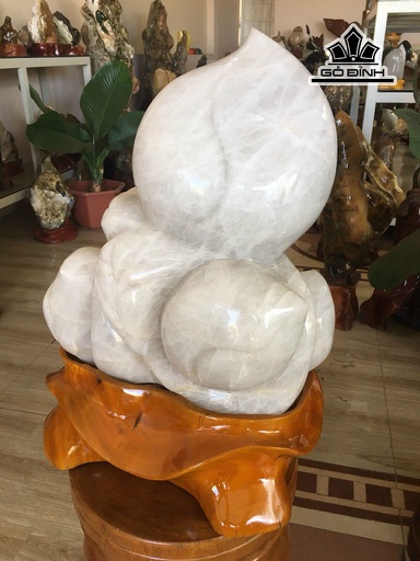 Tác Phẩm Quả Đào Thạch Anh Trắng Cao 55 Ngang 40 Riêng Đá Cao 45 (cm) 42kg