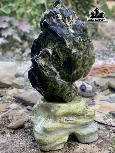 Tác Phẩm Đá Serpentine Cao 59 Ngang 40 Sâu 34 Riêng Đế Cao 24 (cm) 82kg