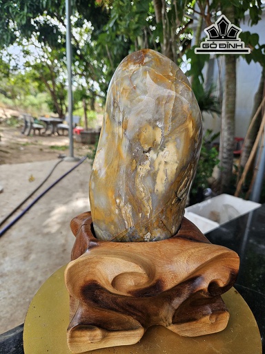 Tác Phẩm Đá Mã Não Cao 33 Ngang 13 (cm) 5kg